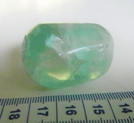 Fluoriet Groen knuffelsteen 59 gram