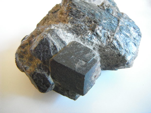 Granaatkristal in matrix  Oostenrijk