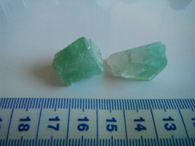 FLUORIET GROEN.   2 STUKS