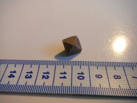 ZIRKOON KRISTAL OCTAËDER 