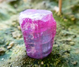 toermalijn rood kristal